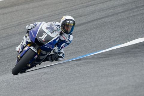 ESTORIL, PORTUGAL - APRIL 29:  Jorge Lorenzo of Spain and Yamaha  Factory Team rounds the bend during the free practice of MotoGP of Portugal in Estoril Circuit on April 29, 2011 in Estoril, Portugal.  (Photo by Mirco Lazzari gp/Getty Images)