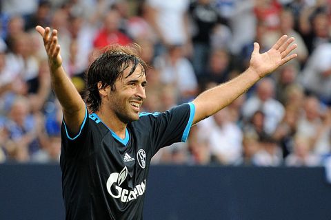 FUSSBALL   LIGA TOTAL CUP 2010   FINALE
FC Schalke 04  - FC Bayern Muenchen    01.08.2010
JUBEL Raul (Schalke) 
FOTO: Pressefoto ULMER/Claus Cremer