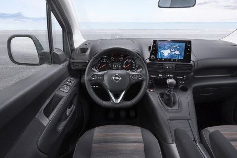 Typically Opel: The centre console of the new Combo Life is clearly influenced by the brands German DNA.