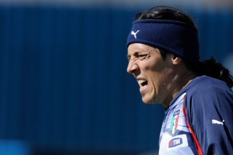 CENTURION, SOUTH AFRICA - JUNE 21:  Mauro German Camoranesi of Italy during Training for the 2010 FIFA World Cup on June 21, 2010 in Centurion, South Africa.  (Photo by Claudio Villa/Getty Images)