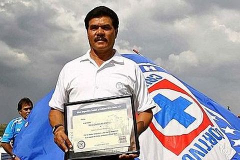 (FILE) Picture taken on Octuber 8, 2009 of Ignacio Flores, a former footballer of Cruz Azul team and of the Mexican national team during World Cup Argentina 1978, posing for a picture in Jasso, Hidalgo state. Mexican police said on August 11, 2011 that former Mexico defender Ignacio Flores Ocaranza was gunned down in a nighttime roadside attack. The motive for the attack is unknown. Authorities said Flores, 58, was killed Wednesday at a gas station and that two of his brothers were also injured. His van was riddled with bullets.  AFP PHOTO/MEXSPORT - Omar MATINEZ
