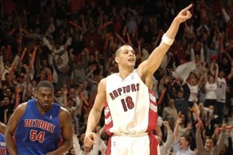 TORONTO - APRIL 13: Anthony Parker #18 of the Toronto Raptors celebrates after scoring an import 4th quarter 3-pointer during a game against the Detroit Pistons on April 13, 2007 at the Air Canada Centre in Toronto, Canada. NOTE TO USER: User expressly acknowledges and agrees that, by downloading and or using this Photograph, user is consenting to the terms and conditions of the Getty Images License Agreement. Mandatory Copyright Notice: Copyright 2007 NBAE (Photo by Ron Turenne/NBAE via Getty Images) *** Local Caption *** Anthony Parker