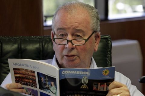 Julio Grondona, president of the Argentine Soccer Association, participates in a meeting of the CONMEBOL's executive committee at their headquarters in Luque, November 24, 2010.REUTERS/Jorge Adorno(PARAGUAY - Tags: SPORT SOCCER)