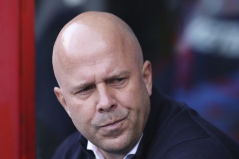 Liverpool's manager Arne Slot waits for the start of the English Premier League soccer match between Crystal Palace and Liverpool at Selhurst Park in London, Saturday, Oct. 5, 2024.(AP Photo/Ian Walton)