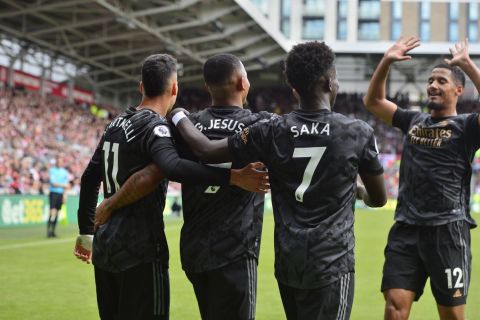 Brentford v Arsenal Premier League Gabriel Jesus and teammates Gabriel Teodoro Martinelli Silva, Bukayo Saka and William Saliba of Arsenal celebrates his goal during the Premier League match at the Gtech Community Stadium, Brentford PUBLICATIONxNOTxINxUKxCHN Copyright: xJamiexJohnstonx FIL-17354-0055 