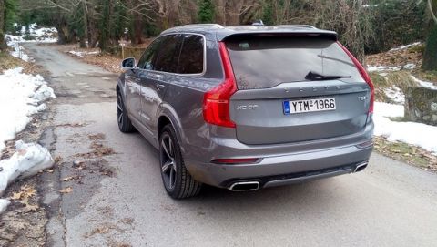 Οδηγώντας το υβριδικό Volvo XC90