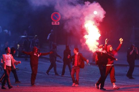 Το ξέφρενο πανηγύρι στους δρόμους του Παρισιού