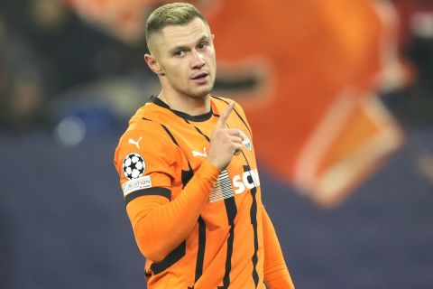 Shakhtar's Oleksandr Zubkov celebrates after scoring his side's opening goal during the Champions League opening phase soccer match between Shakhtar Donetsk and Young Boys Bern at the Arena AufSchalke in Gelsenkirchen, Germany, Wednesday, Nov. 6, 2024. (AP Photo/Martin Meissner)