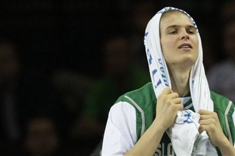 Edo Muric from Slovenia rects during the EuroBasket European Basketball Championship quarter final against Spain in Kaunas, Lithuania, Wednesday, Sept. 14, 2011. (AP Photo/Petr David Josek)