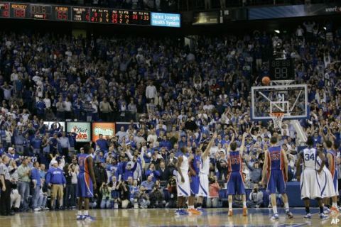 ** CORRECTS DATE ** Florida's Nick Calathes (33) misses one of three consecutive free throws at the end of the game to allow Kentucky a 68-65 win in their NCAA college basketball game in Lexington, Ky., Tuesday, Feb. 10, 2009. (AP Photo/Ed Reinke)