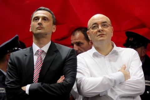 Laktai, 27. aprila 2013 - Trener Partizana Duko Vujoevic, desno, i trener Crvene zvezde Dejan Radonjic, gledaju utakmicu sa tribina poto su iskljuceni tokom finalne utakmice Jadranske lige izmedu Partizana i Crvene zvezde. Koarkai partizana u finalu zavrnog turnira Jadranske lige u Laktaima savladali su Crvenu zvezdu sa 71:63 (14:18, 11:14, 25:13, 21:18). FOTO TANJUG / BORIS MILAINOVIC / bb 