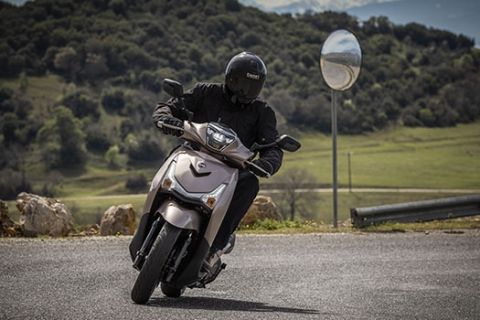 Στο δρόμο με τα SYM HD300 και VF185