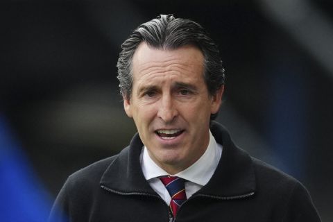 Aston Villa's head coach Unai Emery during the English Premier League soccer match between Ipswich Town and Aston Villa , at Portman Road Stadium in Ipswich,Suffolk, Sunday, Sep 29, 2024. (AP Photo/Dave Shopland)