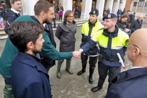 H εθνική Ιταλίας στο πλευρό των πλημμυροπαθών στην Βενετία