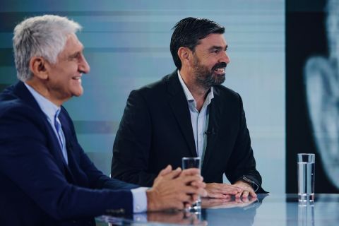 Η αυτοβιογραφία του Παναγιώτη Γιαννάκη "Τρωτός Άτρωτος" στο MEGA και στη Μεγάλη Εικόνα