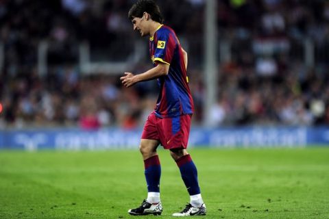 Barcelona's forward Bojan Krkic Perez leaves the pitch after being injured during the Spanish league football match FC Barcelona vs UD Almeria on April 9, 2011 at the Camp Nou stadium in Barcelona.    AFP PHOTO/ JOSEP LAGO (Photo credit should read JOSEP LAGO/AFP/Getty Images)