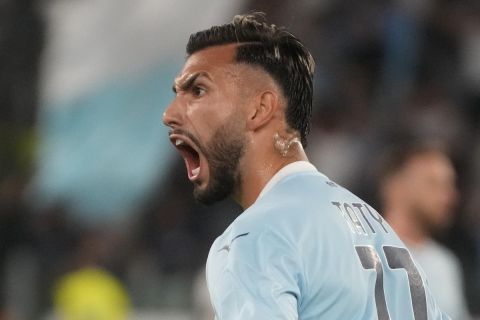 Lazio's Taty Castellanos celebrates after scoring during the Italian Serie A soccer match between Lazio and Venezia in Rome, Sunday, Aug.18, 2024. (AP Photo/Gregorio Borgia)