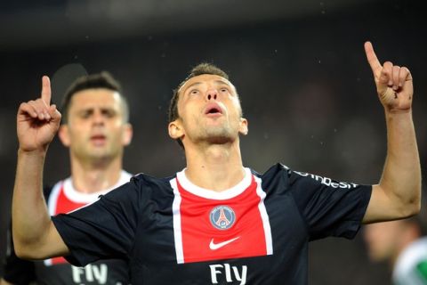 Paris Saint-Germain's Brazilian midfielder Nene reacts after scoring a goal during a French L1 football match Paris vs Saint-Etienne on May 2, 2012 at the Parc des Princes stadium in Paris.  AFP PHOTO / FRANCK FIFE.        (Photo credit should read FRANCK FIFE/AFP/GettyImages)