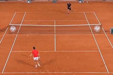 Roland Garros: Το εξαιρετικό dropshot του Τσιτσιπά κόντρα στον Τζόκοβιτς