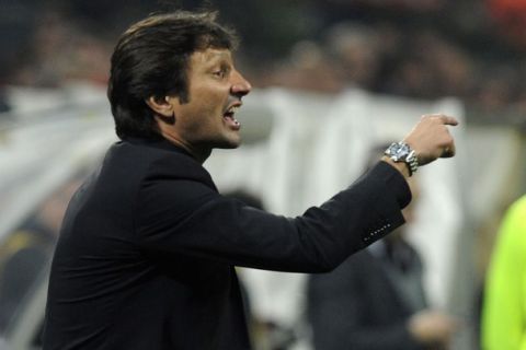 MILAN, ITALY - APRIL 02:  Head coach of Milan Leonardo gestures during the Serie A match between AC Milan and FC Internazionale Milano at Stadio Giuseppe Meazza on April 2, 2011 in Milan, Italy.  (Photo by Dino Panato/Getty Images)