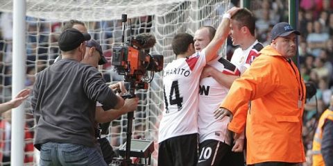 West Ham V Manchester United. Premier League. pic Andy Hooper
Wayne Rooney celebrates to the Camera 