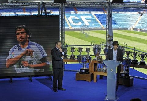 Former Real Madrid's captain Raul Gonzalez (R) gives a press conference to announce his departure from the team at Santiago Bernabeu Stadium on July 26, 2010 in Madrid. Raul will join German side Schalke on a two-year contract. AFP PHOTO/Pedro ARMESTRE (Photo credit should read PEDRO ARMESTRE/AFP/Getty Images)