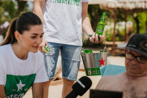 "Heineken ή Πράσινη": Ζητήσαμε απάντηση στο δίλημμα στην παραλία της Βούλας