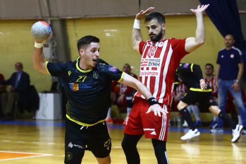 Handball Premier: Στο κλειστό του Ιωνικού στη Νέα Φιλαδέλφεια ο δεύτερος τελικός ανάμεσα σε ΑΕΚ και Ολυμπιακό