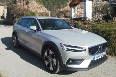 Στο δρόμο με το Volvo V60 Cross Country