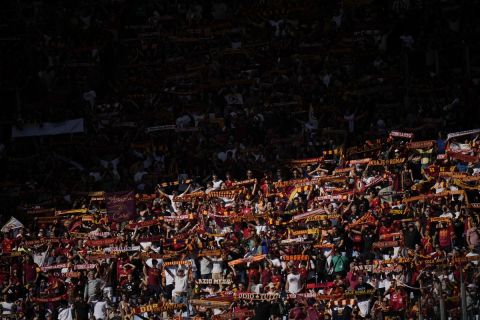 Roma fans cheer during the Serie A soccer match between Roma and Venezia, in Rome, Italy, Sunday, Sept. 29, 2024. (AP Photo/Alessandra Tarantino)