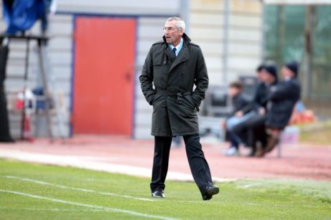 CAGLIARI, ITALY - FEBRUARY 27:  Coach of Lazio Edy Reja during the Serie A match between Cagliari Calcio and SS Lazio at Stadio Sant'Elia on February 27, 2011 in Cagliari, Italy.  (Photo by Enrico Locci/Getty Images)