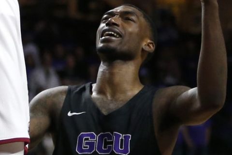 Ο Όσκαρ Φρέιερ σε φάση από αγώνα του NCAA