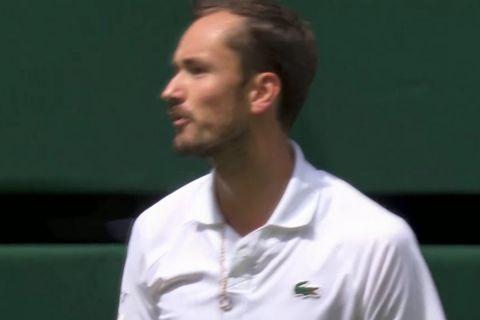 Wimbledon: Ο Μεντβέντεφ ξέσπασε και έβρισε την Ελληνίδα διαιτήτρια, Εύα Ασδεράκη