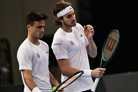 Στέφανος και Πέτρος Τσιτσιπάς:  Δύσκολη η κλήρωση των Ελλήνων τενιστών στο διπλό του Wimbledon