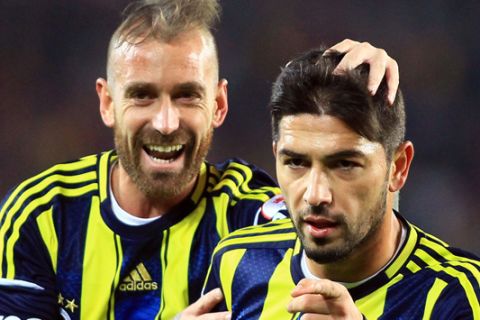 FENERBAHCE, ZIRAAT TURKIYE KUPASI 5.TUR MACINDA PTT 1.LIG EKIBI GOZTEPE ILE FB SUKRU SARACOGLU STADI'NDA KARSILASTI. FENERBAHCE'NIN ILK GOLUNU ATAN SEZER OZTURK, GOL SEVINCINI TAKIM ARKADASI RAUL MEIRELES ILE PAYLASTI. (ANADOLU AJANSI - AHMET DUMANLI) (20121211)