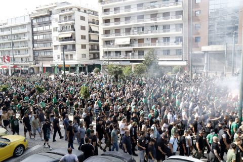 Παναθηναϊκός: 8.000 κόσμος στο συλλαλητήριο των οργανωμένων οπαδών κατά του Γιάννη Αλαφούζου