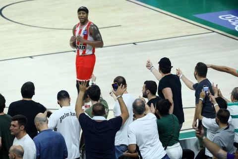 Παναθηναϊκός AKTOR - Ολυμπιακός: Οπαδοί των πράσινων απάντησαν στον Κάναν για την κίνηση απέναντι στον Σλούκα 