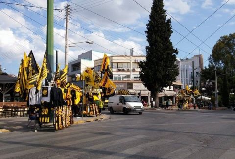 Έστησαν κιτρινόμαυρο πάρτι στην Δεκελείας