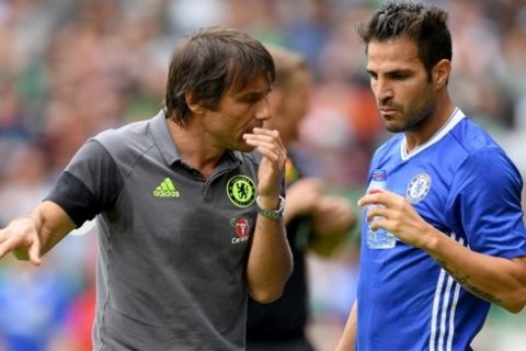 BREMEN, GERMANY - AUGUST 07: Antonio Conte, Manager of Chelsea gives instructions to Cesc Fabregas of Chelsea during the Pre-Season Friendly match between Werder Bremen and Chelsea at Weserstadion on August 7, 2016 in Bremen, Germany. (Photo by Darren Walsh/Chelsea FC via Getty Images)