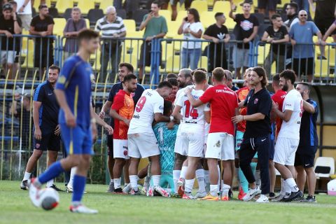 Νέα Ιωνία - Πανιώνιος 1-2 πεν. (0-0): Οι κυανέρυθροι πήραν την πρόκριση στους 16 μέσα από τη ρωσική ρουλέτα