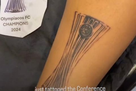 Ολυμπιακός: Ο Μιλτιάδης Μαρινάκης χτύπησε τατουάζ το τρόπαιο του Conference League