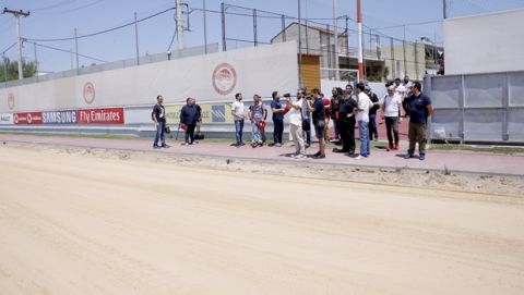 ΞΕΝΑΓΗΣΗ ΕΚΠΡΟΣΩΠΩΝ ΤΟΥ ΤΥΠΟΥ ΣΤΙΣ ΕΓΚΑΤΑΣΤΑΣΕΙΣ ΤΗΣ ΠΑΕ ΟΛΥΜΠΙΑΚΟΣ ΣΤΟΥ ΡΕΝΤΗ (ΦΩΤΟΓΡΑΦΙΑ: LATO KLODIAN / EUROKINISSI)