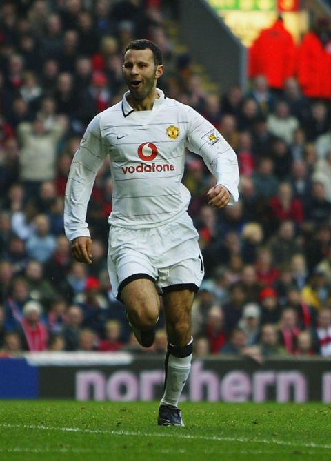 LIVERPOOL, ENGLAND - NOVEMBER 9:  Ryan Giggs of Man Utd celebrates after scoring the second goal during the FA Barclaycard Premiership match between Liverpool and Manchester United at Anfield stadium on November 9, 2003 in Liverpool, England. (Photo by Gary M. Prior/Getty Images)