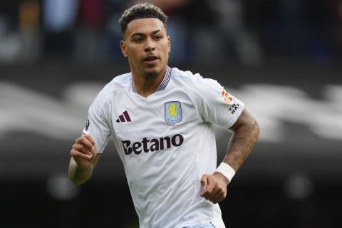 Aston Villa's Morgan Rogers runs into position during the English Premier League soccer match between Ipswich Town and Aston Villa, at Portman Road stadium in Ipswich, England, Sunday, Sept. 29, 2024. (AP Photo/Dave Shopland)