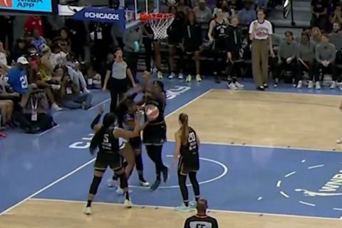 WNBA: Τέσσερις παίκτριες των Λίμπερτι μάρκαραν την Έιντζελ Ρις για να βάλουν τέλος στο ιστορικό σερί των 15 double-double της