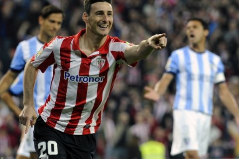 Partido de la Liga BBVA disputado entre Athletic y Málaga. En la imagen, Aduriz celebra el primer tanto. 

League BBVA match played between Athletic and Malaga. In this picture, Aduriz celebrates first goal.