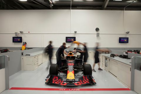 Το εργοστάσιο της Red Bull Racing στο Μίλτον Κέινς