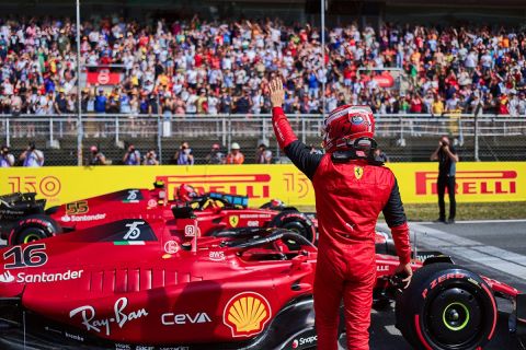 Formula 1: Οι αναβαθμισμένες Ferrari και Mercedes κάνουν τριπλή τη μάχη της κορυφής