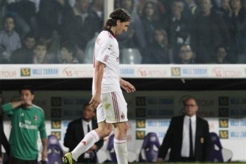 AC Milan Swedish forward Zlatan Ibrahimovic leaves the field after receiving a red card during an Italian Serie A soccer match between Fiorentina and AC Milan at the Artemio Franchi  stadium in Florence, Italy, Sunday, April 10, 2011. (AP Photo/Fabrizio Giovannozzi)