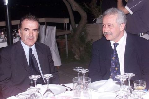 Σαχπατζίδης: "Μεταβιβάζω τις μετοχές μου..."